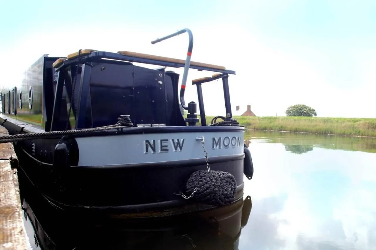 Hotel Cambridge Narrowboats - Beautiful New Moon Narrowboat Reino Unido