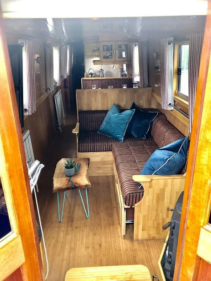 Hotel Cambridge Narrowboats - Beautiful New Moon Narrowboat